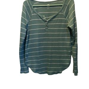 SO Green Buttoned Relaxed Long Sleeve Top